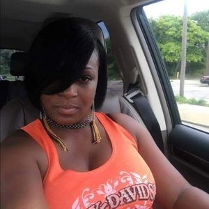 Meet your Posher, Monique